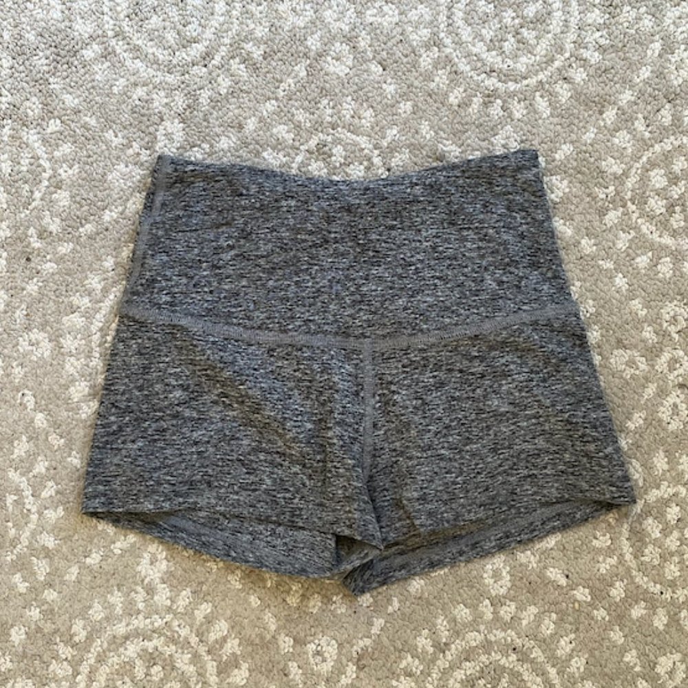 Beyond Yoga Spacedye All for Run Short - charcoal - SMALL - so soft!!